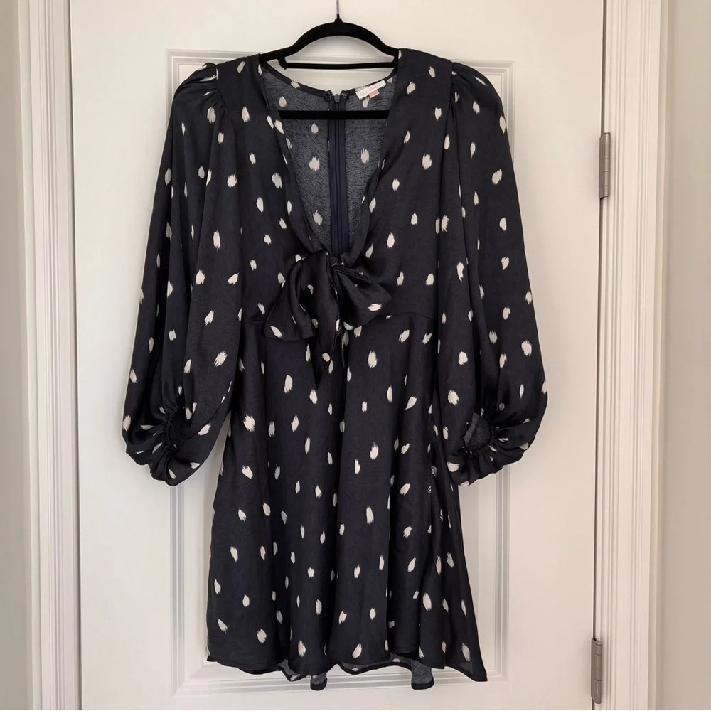 Dress - Picture 1 of 6